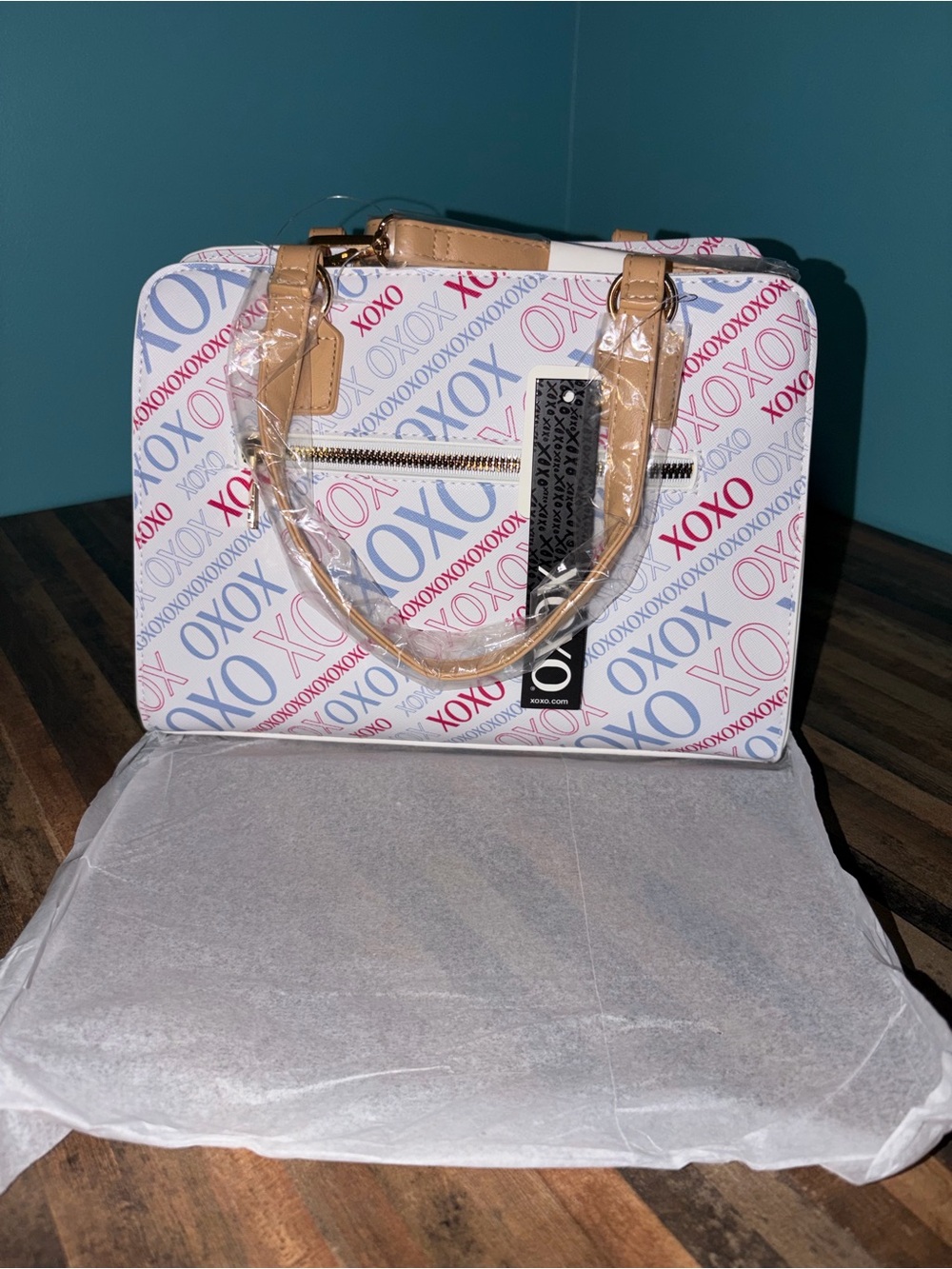 XOXO Red White and Blue Logo Handbag with Detachable Crossbody Strap- NWT! - Picture 3 of 5